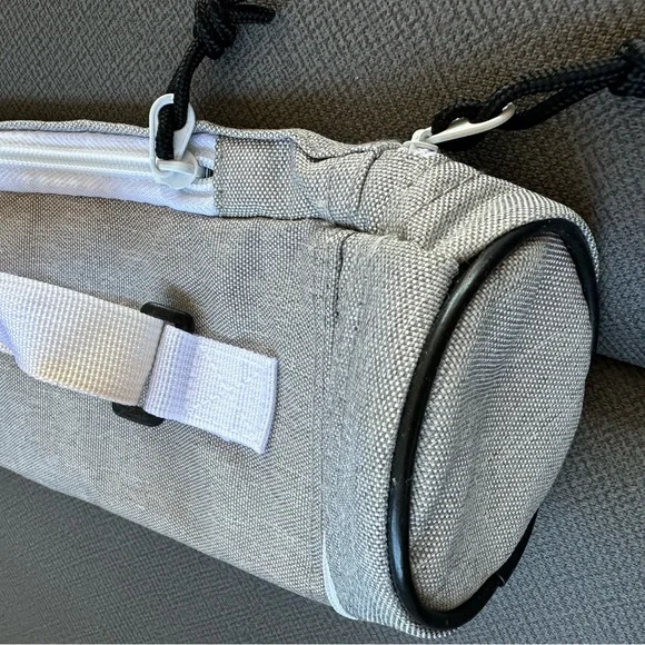 NWOT Buckle Can Cooler with adjustable carrying strap. Fits 6 cans! - Picture 4 of 8